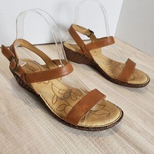Born Women’s Wedge Sandals 8M Tan Leather Ankle Strap Open Toe